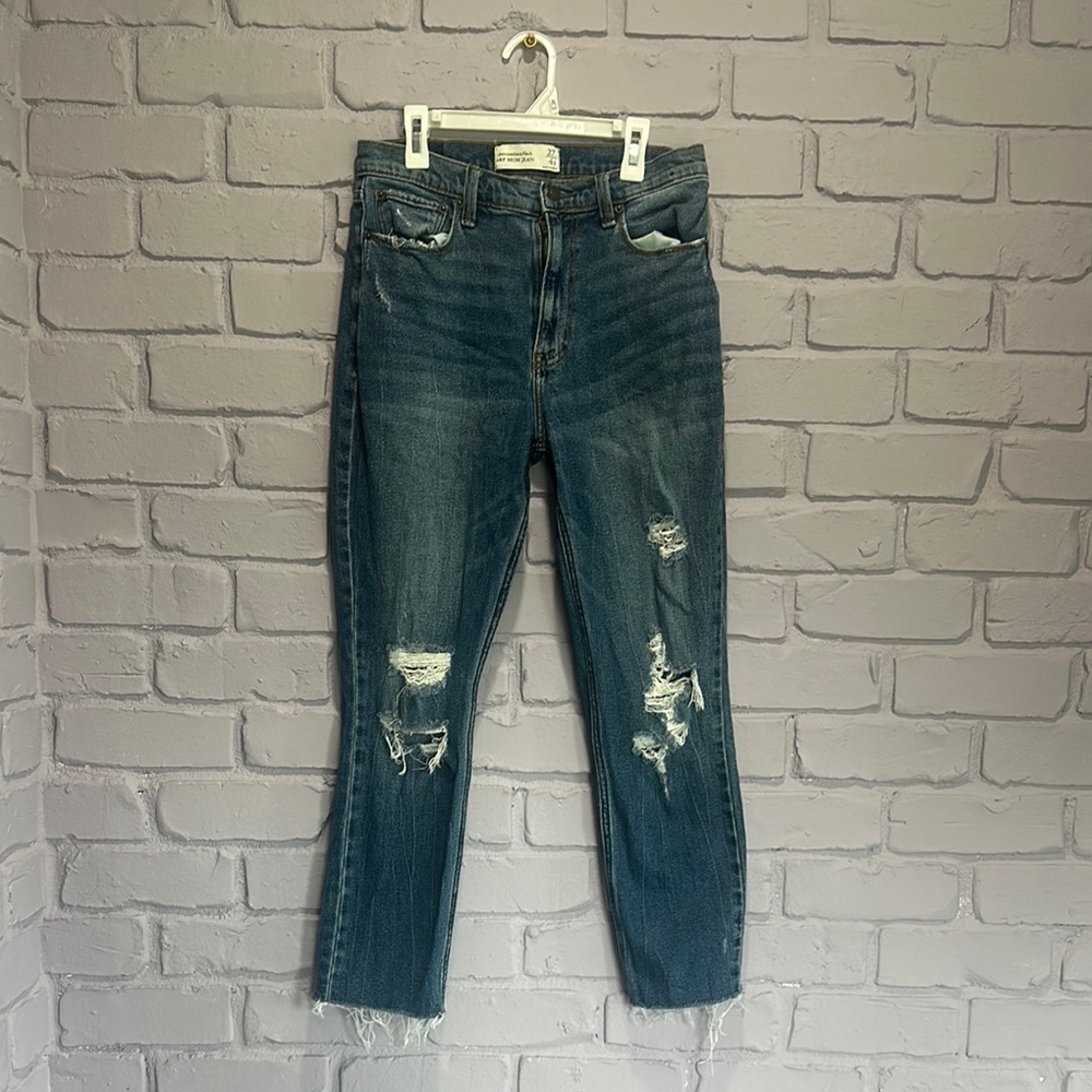 NWOT Abercrombie & Fitch Dark Blue Distressed Cropped Jeans size 27/4r